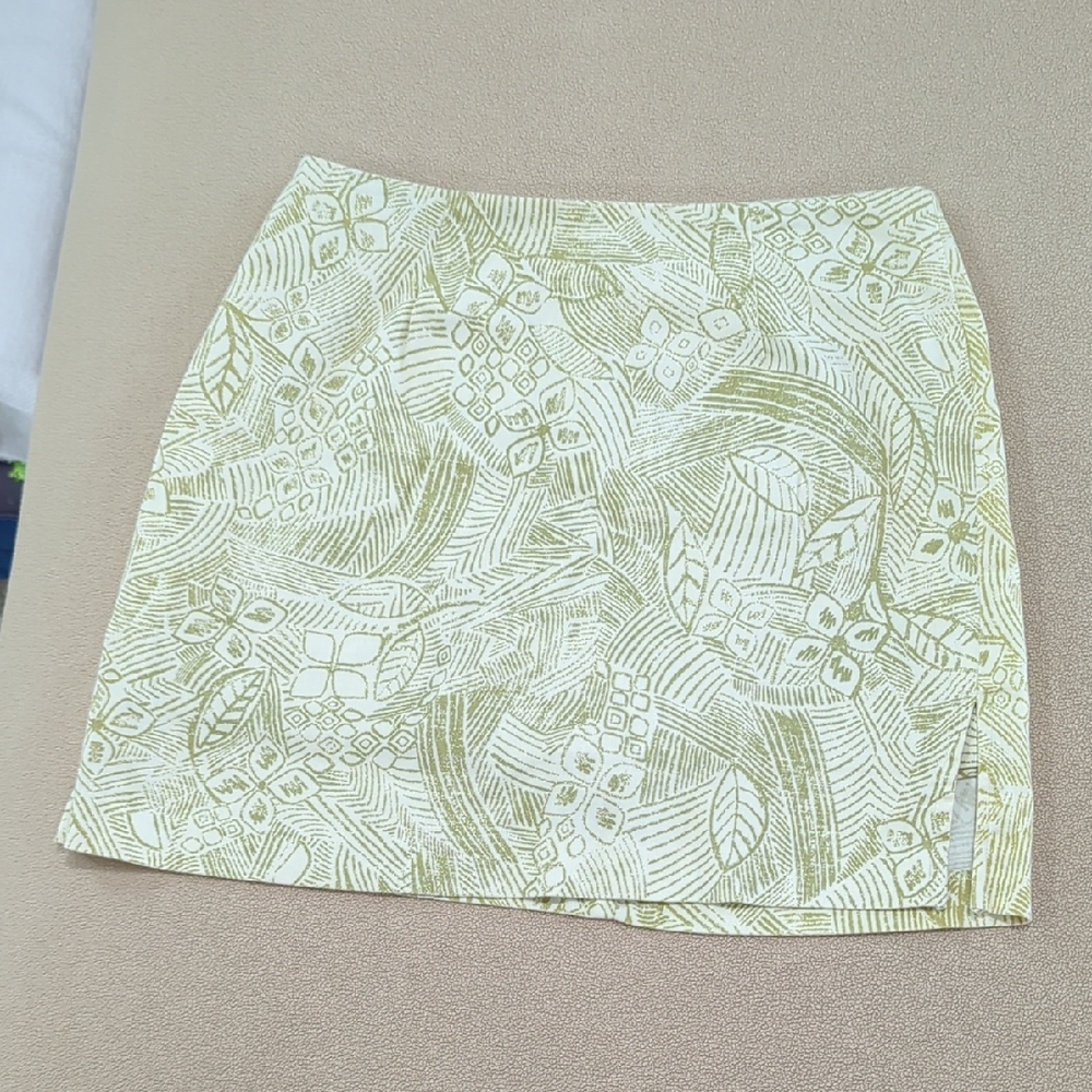 Elegant Olive Patterned Mini Skirt
